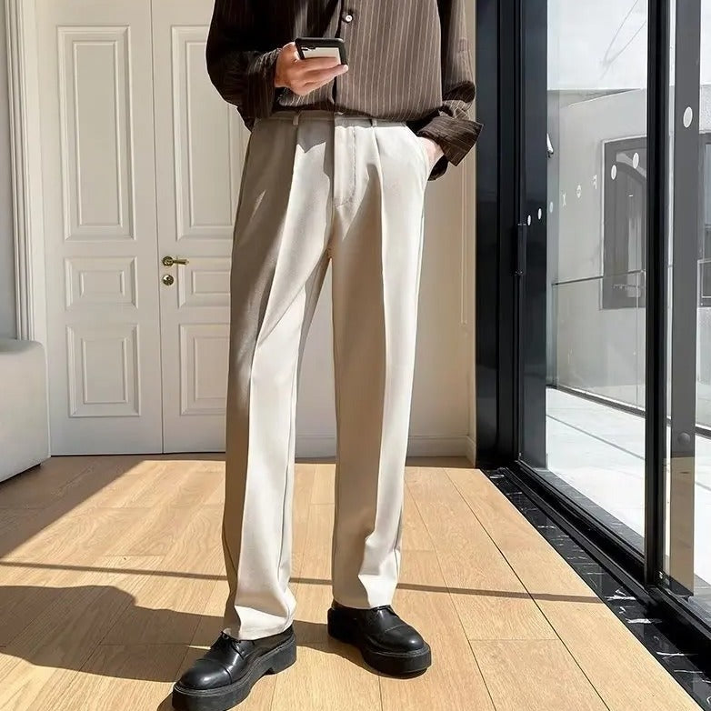 Lars – Elegant Trousers With Pleated Design