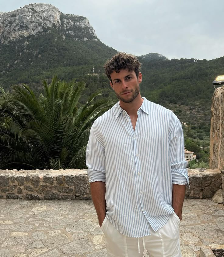 Henrik – Elegant Striped Summer Top